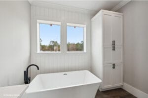 Champion Homes Cameron I 3252-01 Primary Bath Tub & Linen Cabinet