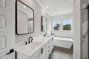 Champion Homes Cameron I 3252-01 Primary Bath Vanity & Tub