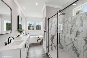 Champion Homes Cameron I 3252-01 Primary Bathrooom